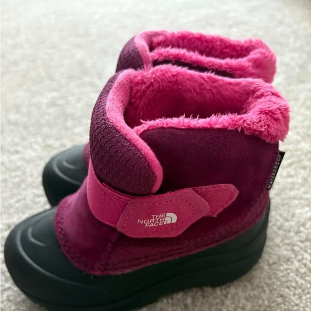 Toddler north face snow boots like new